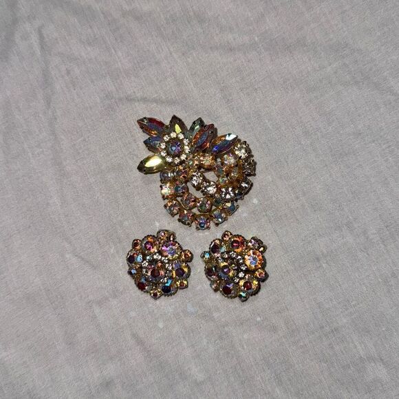 Vintage Estate Unsigned Brooch And Earrings Set Aurora Borealis And Rhinestones - Picture 5 of 13